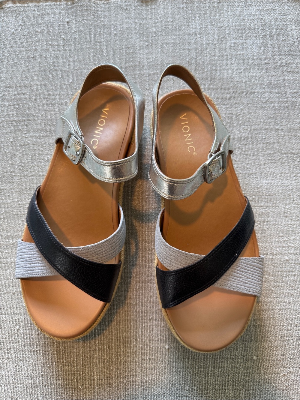 Vionic MAR Pewter, Navy, Light Blue Leather Strappy Sandals SIZE 9 Wide.  NWOB